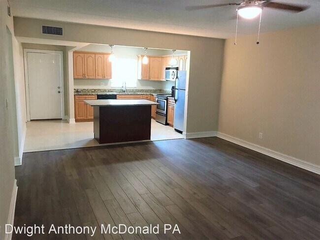 Building Photo - 2835 Somerset Park Dr