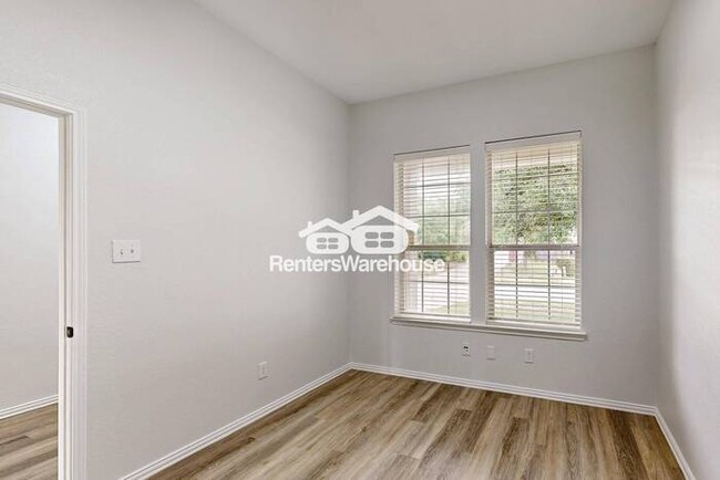 Building Photo - MOVE IN READY - 3BED/2BATH - FORNEY TEXAS