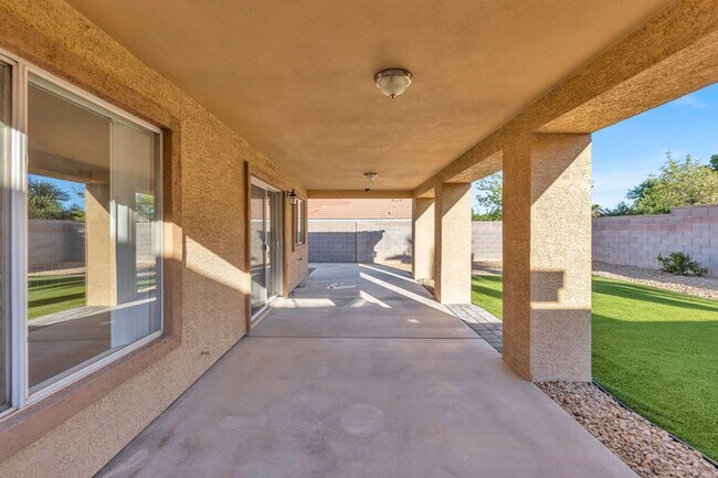 Building Photo - Stunning Remodeled Summerlin Home!