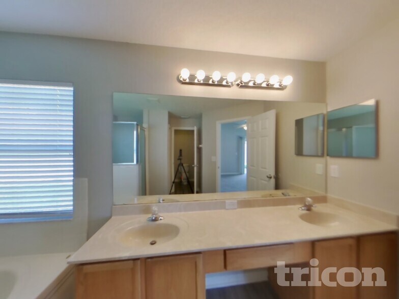 Building Photo - 13017 Brant Tree Dr
