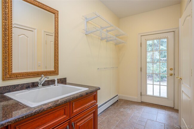 Building Photo - 23 Sandyfields Ln
