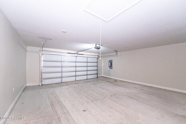 Building Photo - 468 Montgomery Rd