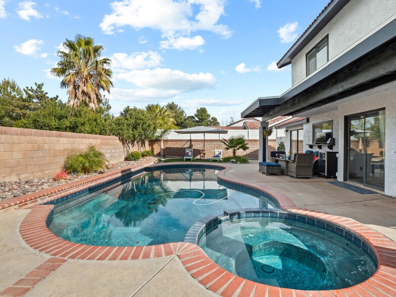 Building Photo - 2833 Springfield Pl