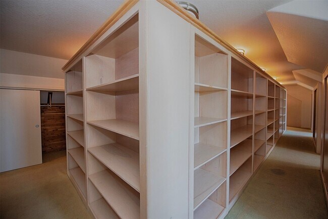 Building Photo - 2293 E Bayshore Dr