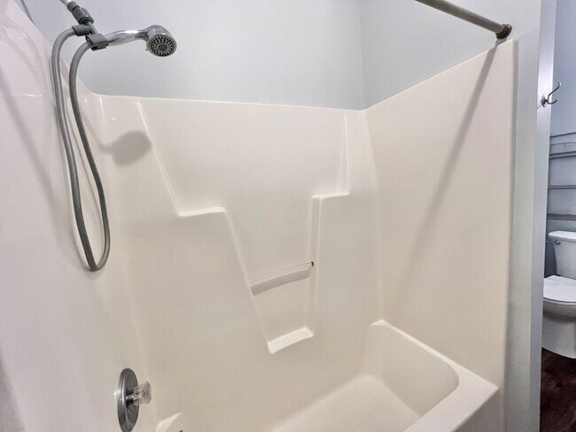 Building Photo - **OFFERING RENT PROMOTION FOR FIRST 6 MONTHS** Newly Remodeled 2BD, 2BA Corner Lot Raleigh Townho...