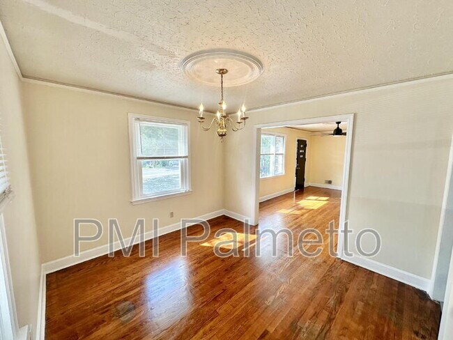 Building Photo - 3727 Maybank St