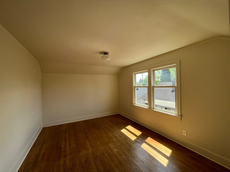 Building Photo - 101 NE 51st St