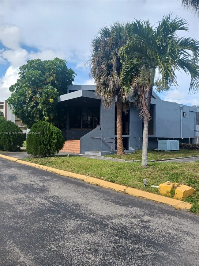Building Photo - 8821 W Flagler St
