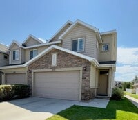 Building Photo - 634 E 60 S