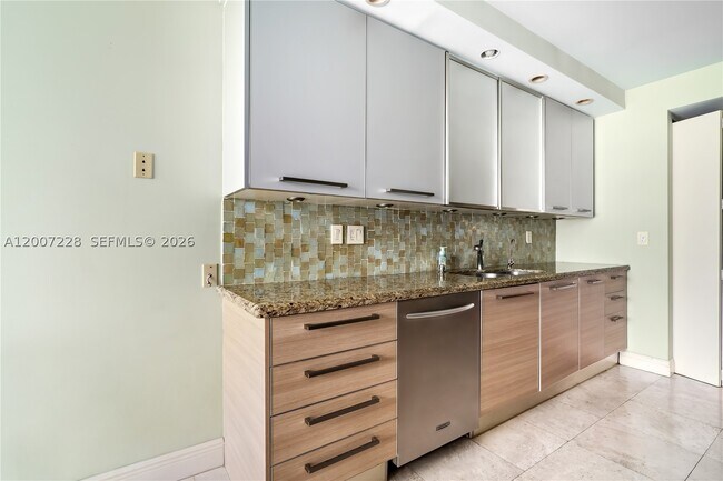 Building Photo - 19500 Turnberry Way