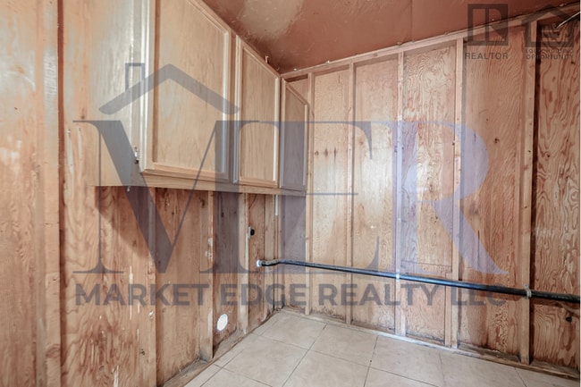 Building Photo - 5Bed/2Bath House at 35th Ave/Cactus! Move-In Ready on 04/02/2026! -- NO HOA!