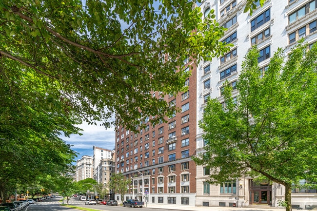 Building Photo - 425 Riverside Dr