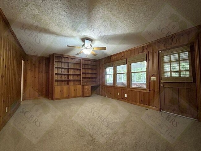 Building Photo - SE Columbia - 3 bedroom, 2 bath clean single story