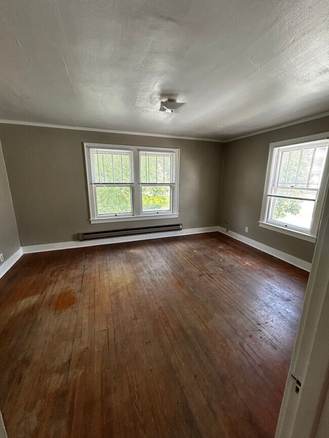 Building Photo - Washington Street Duplex