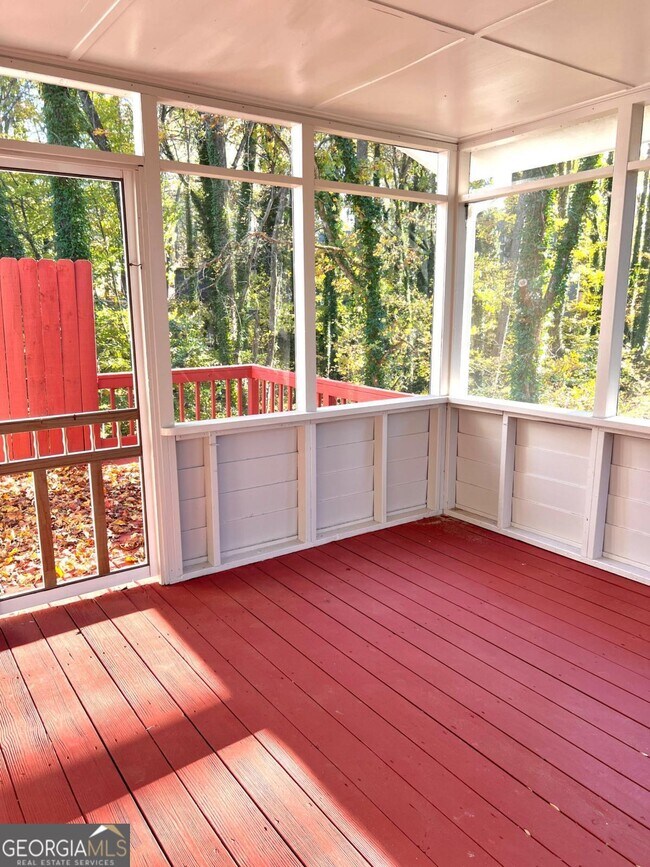 Building Photo - 3990 Rocmar Dr