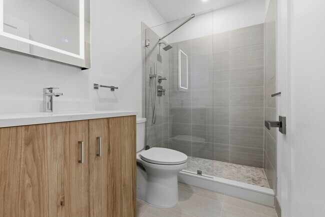 Building Photo - 6 Devine Wy