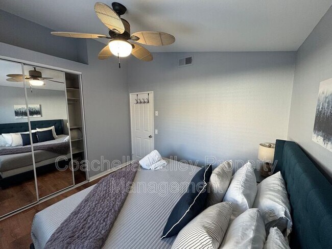 Building Photo - 44060 Dalea Ct