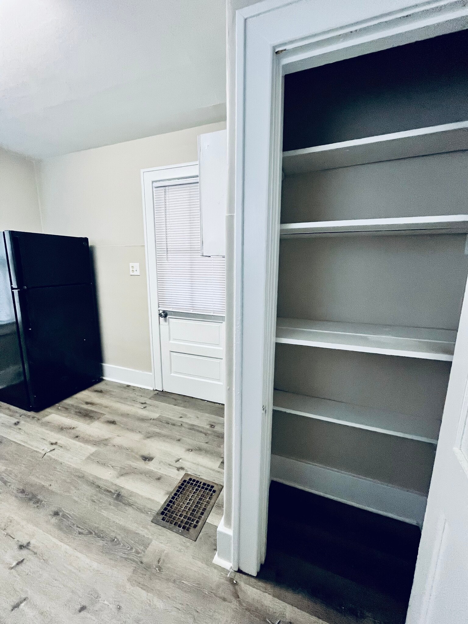 Building Photo - 1735 W Hill St