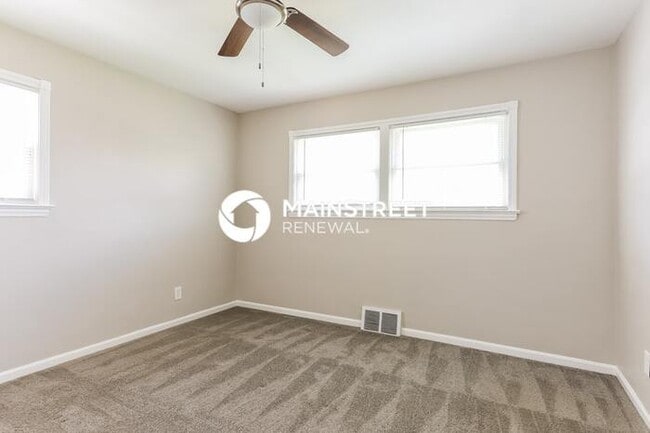 Building Photo - 3 Bedroom Pet-Friendly Home in WILLOWICK, ...