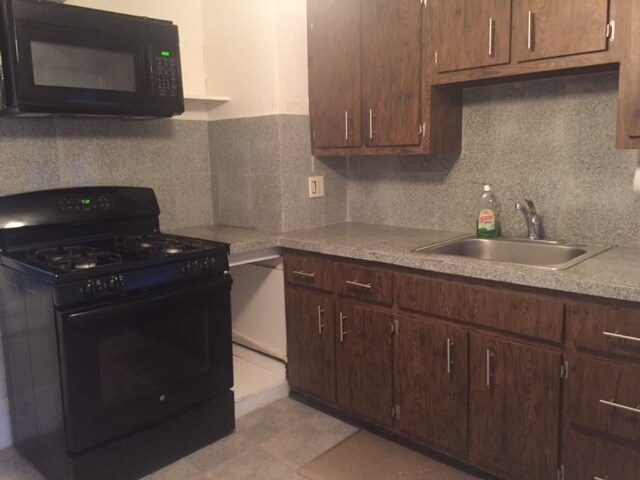 Kitchen - 35 Walter St