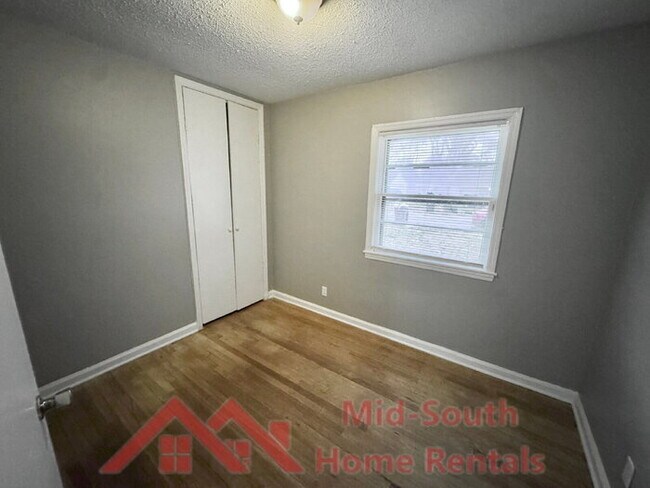 Building Photo - 3588 Hendricks Ave