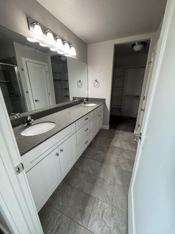 Building Photo - 259 E 1500 N St