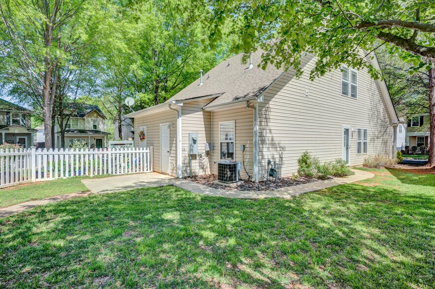 Building Photo - 12708 Cross Dale Dr