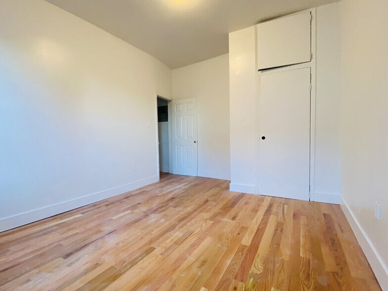 Building Photo - 273 Sumpter St