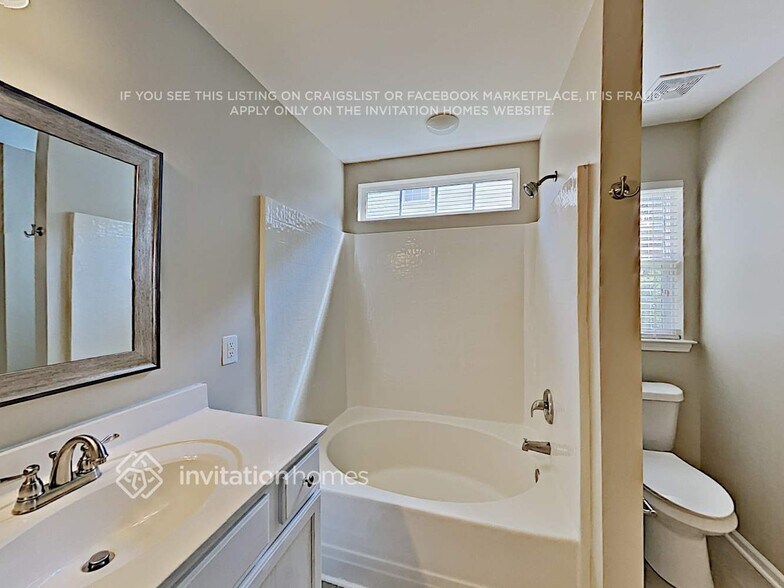 Building Photo - 3017 Secret Garden Ct
