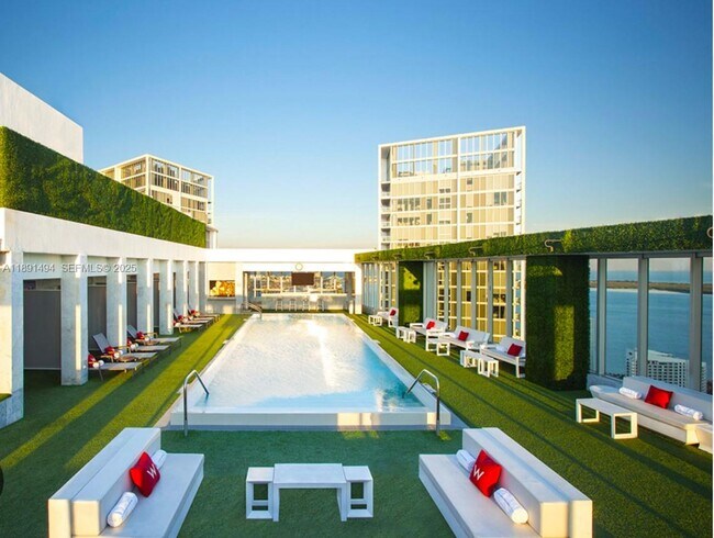 Building Photo - 495 Brickell Ave