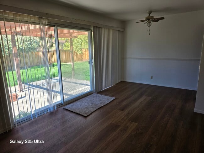 Building Photo - 3979 Mulberry Dr