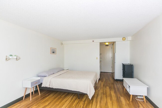 Building Photo - 445 Seaside Ave