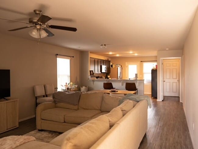 Building Photo - 3 Bedroom 2 Bath Brick Home