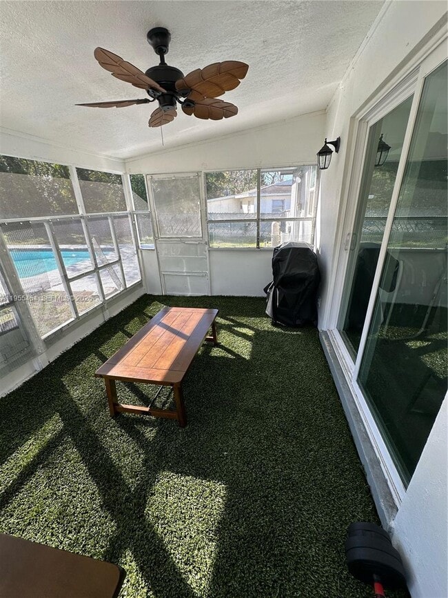 Building Photo - 1011 Gerona Ave