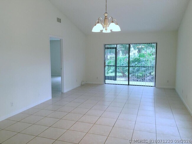 Building Photo - 3095 Inglewood Terrace