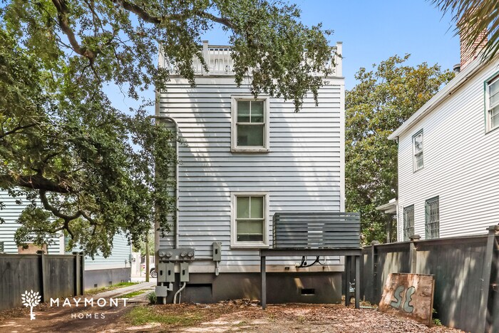 Building Photo - 5 E Hampstead Square