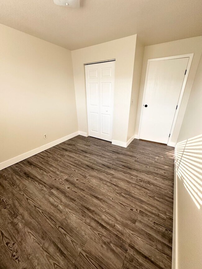 Building Photo - Limited-Time Offer: $500 Off First Month’s Rent!