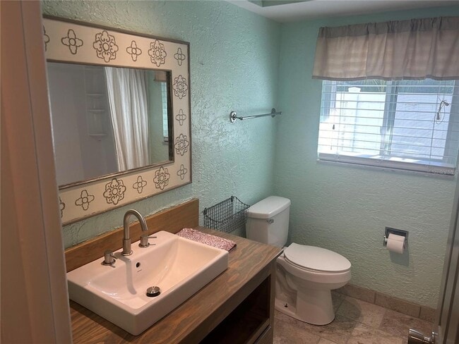 Building Photo - 10845 Del Prado Dr E