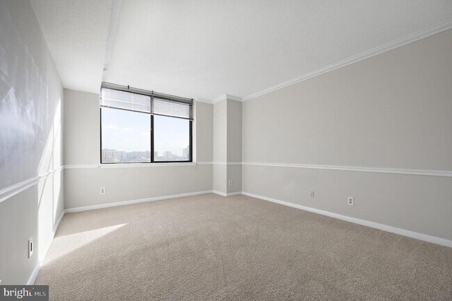 Building Photo - 3709 S George Mason Dr