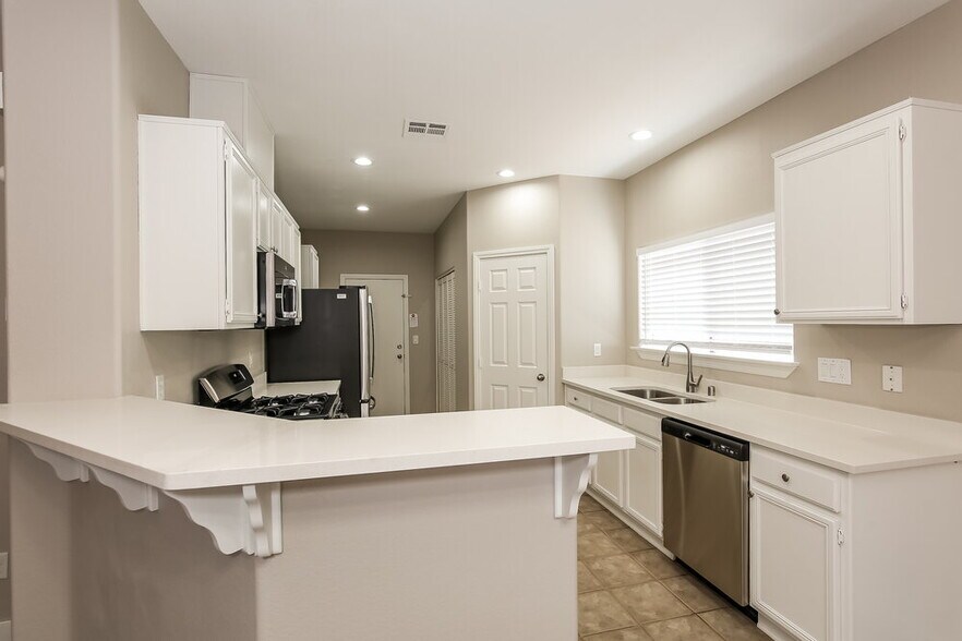 Building Photo - 11887 Principi Ct