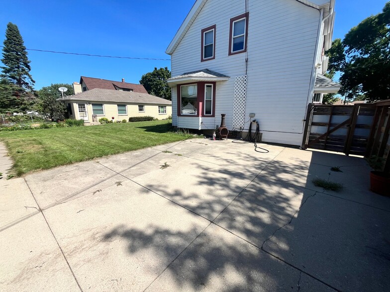Building Photo - 3261 S Austin St