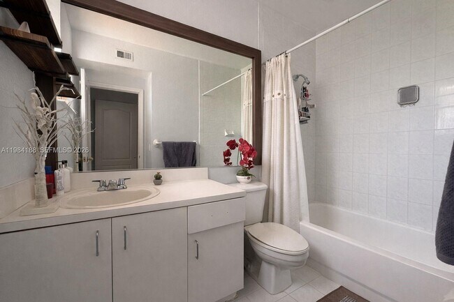 Building Photo - 10909 NW 43rd Ln