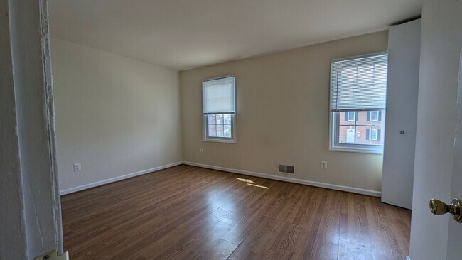 Building Photo - Charming 3 Bed And 1.5 Bath Townhome In Georgetown South