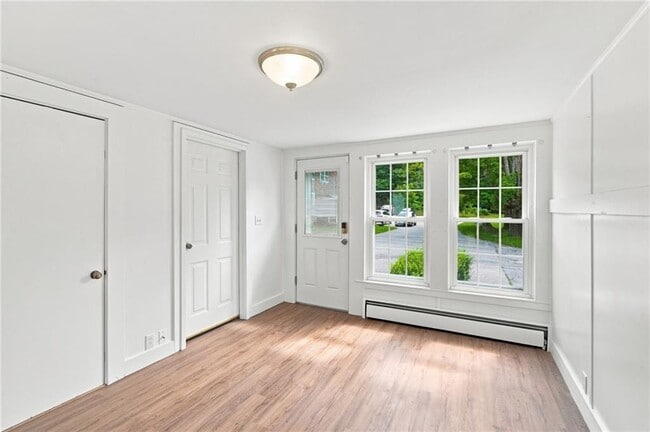 Building Photo - 37 Ryefield Rd