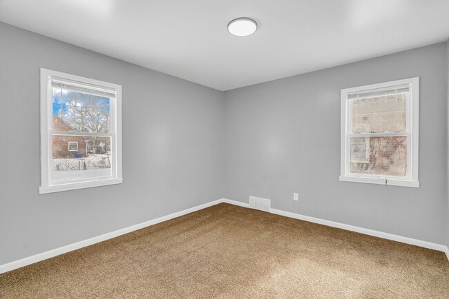 Building Photo - 4712 Cadieux Rd
