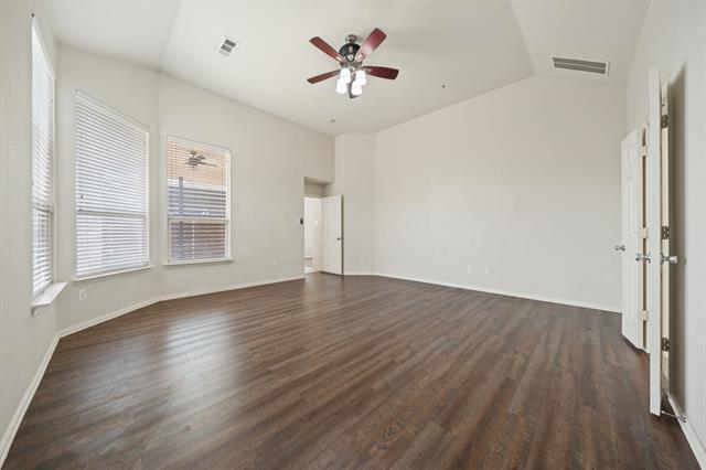 Building Photo - 588 Louder Way
