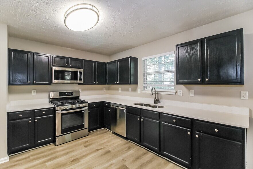 Building Photo - 2530 Walter Way