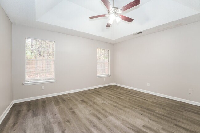 Building Photo - 871 Louisa Ln