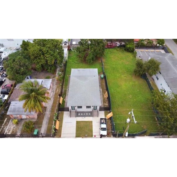 Building Photo - 681 NW 30th St