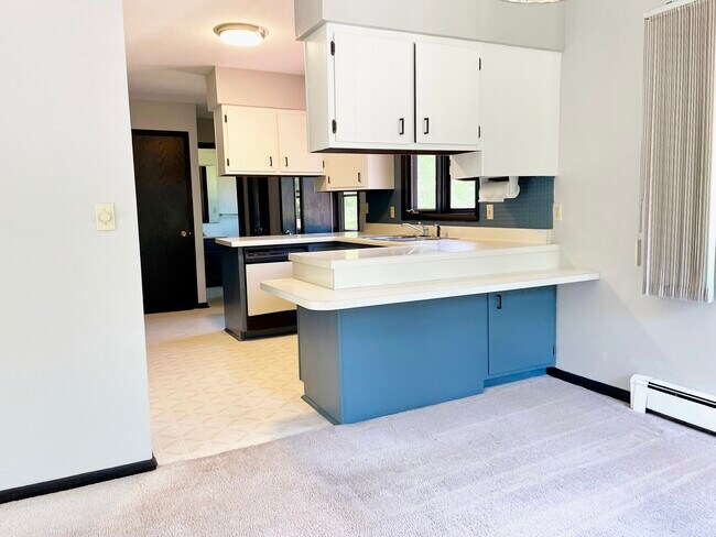 Building Photo - 22 Torma Rd